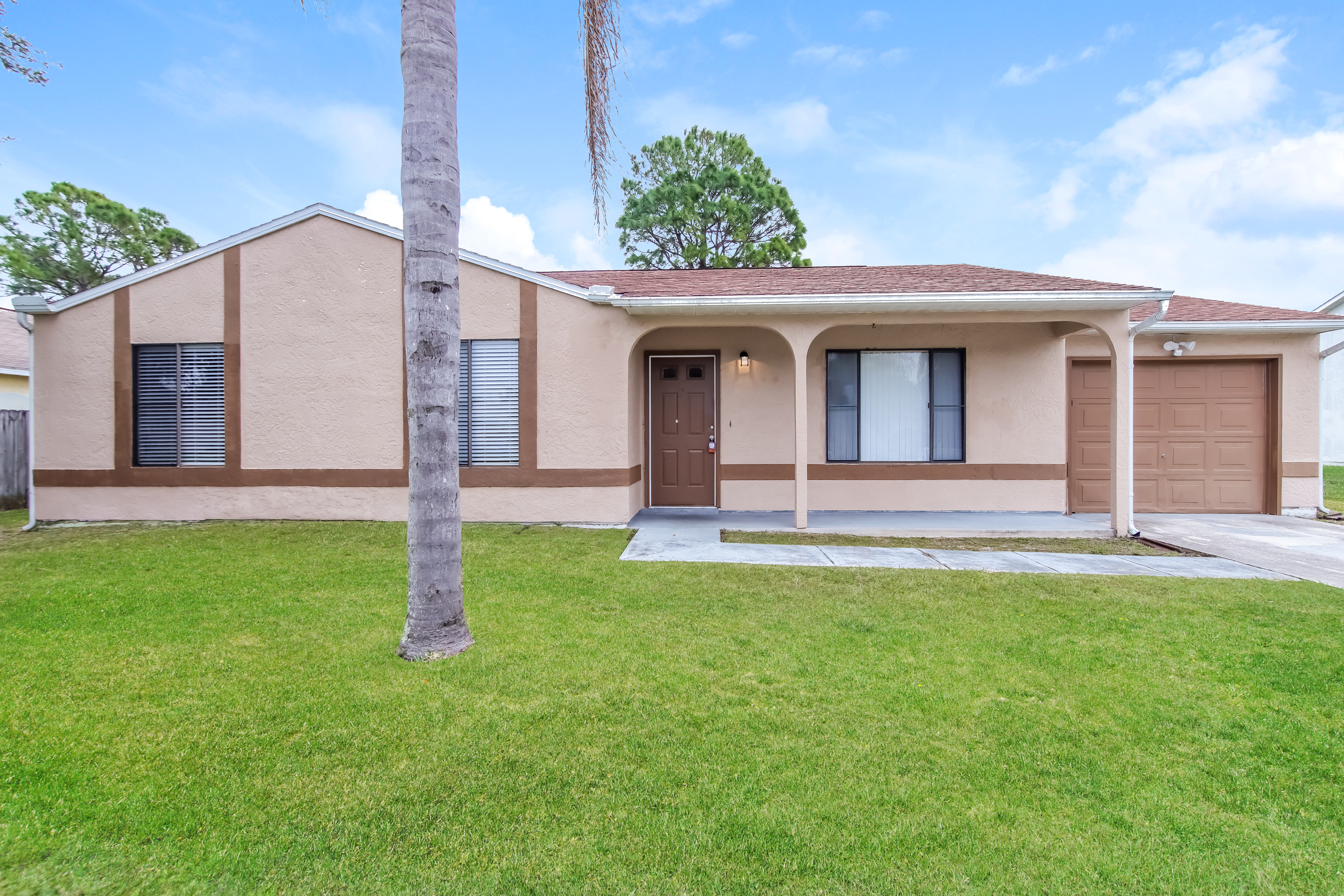 1027 SHERIDAN AVE N W PALM BAY, FL 32907